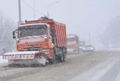 Более 350 единиц техники задействованы для расчистки от снега краевых дорог на Кубани