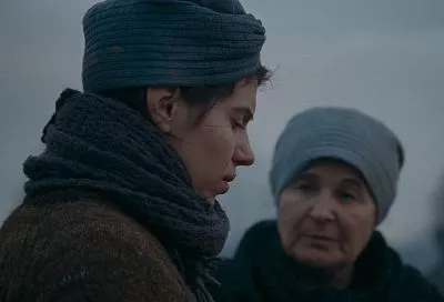 От «Улыбки» к «Одержимой»: Паркер Финн берется за культовый хоррор — и собирает звездный каст