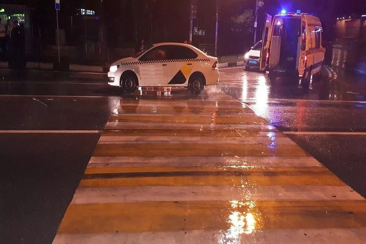 В Краснодарском крае водитель Яндекс.Такси сбил мужчину