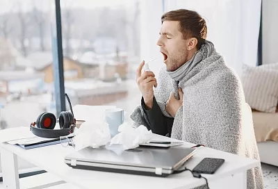 Бояться не надо, но и бездействовать тоже: как правильно бороться с ангиной