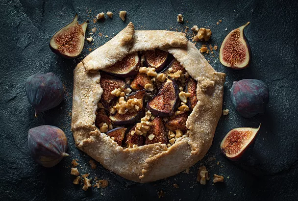 Творожные галеты с сезонными фруктами: быстрый и полезный завтрак