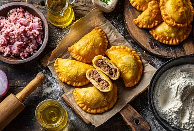 Идеальные беляши без замеса: сочные и хрустящие как в детстве