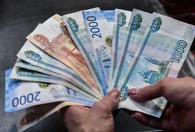 Топ-менеджеры, водители и автослесари: кому в Краснодарском крае платят больше всего