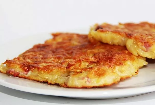 Пеку картофельные драники каждый выходные. Особенно вкусные получаются из молодого картофеля