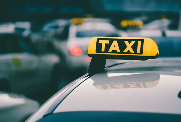 Минпромторг скоро представит расширенный перечень автомобилей для работы в такси