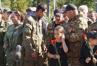 Останки 120 советских воинов захоронили в Крымском районе 