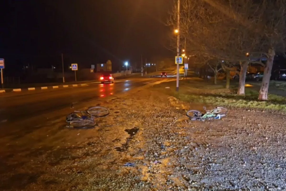 На Кубани 7-летний велосипедист попал под машину и получил тяжелые травмы