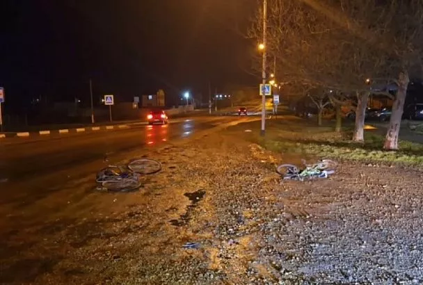 На Кубани 7-летний велосипедист попал под машину и получил тяжелые травмы