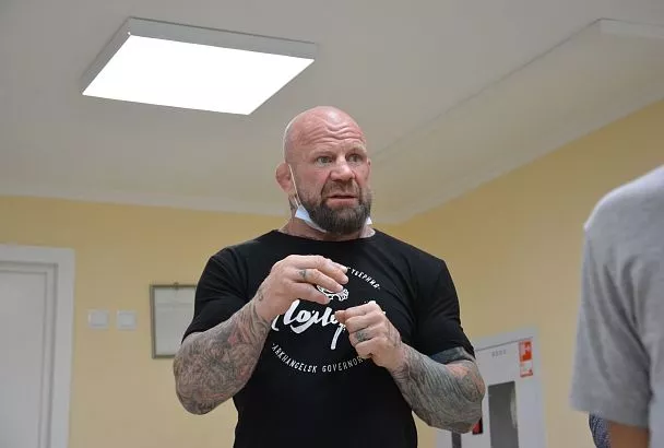 Джефф Монсон провел мастер-класс для тяжелобольных детей в Крыму