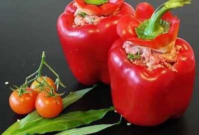 Секреты бабушки-повара: как готовить фаршированные перцы с идеальной начинкой 