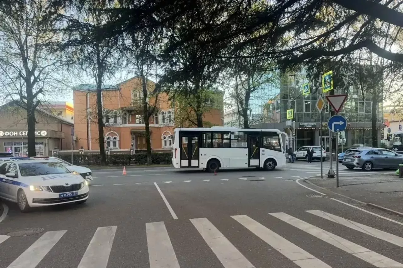 В Сочи в ДТП с автобусом пострадал 8‑месячный ребенок
