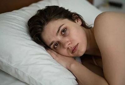 Эксперт рассказала, когда и сколько нужно спать, чтобы не болела голова