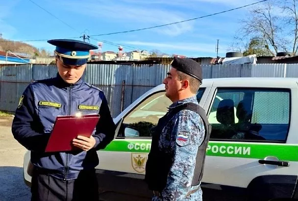 Незаконные кафе и магазин снесли в Сочи