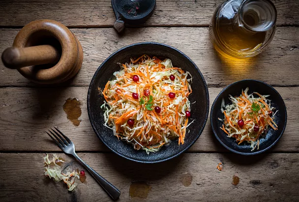 Старый советский салат из капусты и моркови