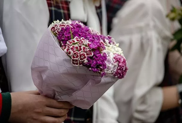 Новый рекорд города: В Геленджике 100 выпускников получили медали