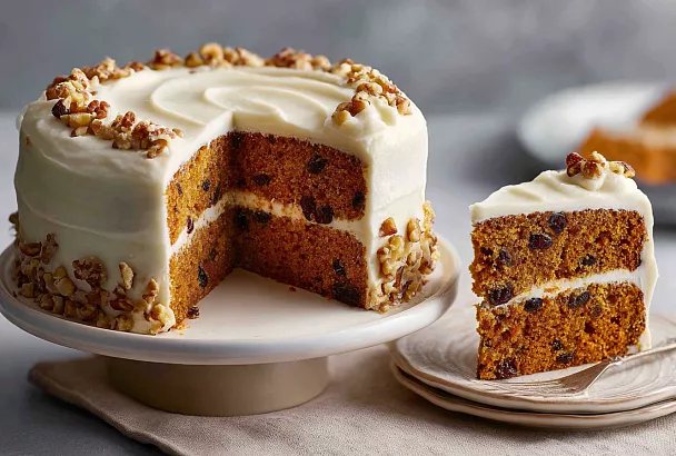 Американский морковный пирог с орехами и кремовой глазурью