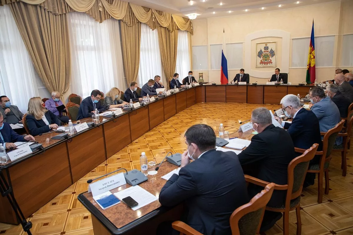 В завершение встречи депутаты приняли резолюцию, в которой содержатся предложения по выходу из сложившейся ситуации. В завершение встречи депутаты приняли резолюцию, в которой содержатся предложения по выходу из сложившейся ситуации.