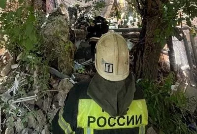 В Астрахани обрушилась часть многоквартирного дома