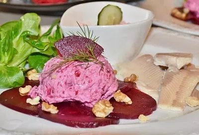 Классика уже не в моде: как сделать салат «селедка под шубой» еще вкуснее