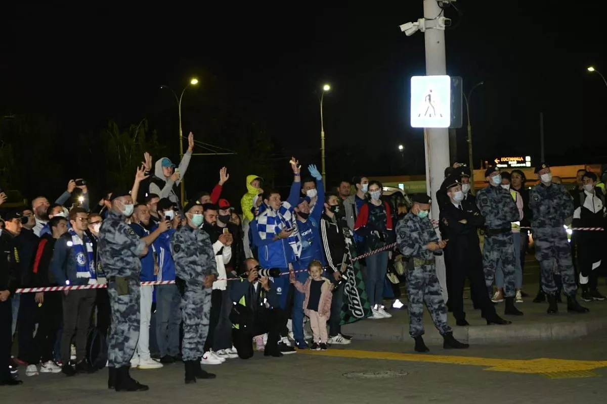 Футболисты "Челси" прилетели в Краснодар Футболисты "Челси" прилетели в Краснодар