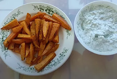 Беру батат вместо картошки — и в духовку на 30 минут: секрет идеального гарнира, который покорил всех