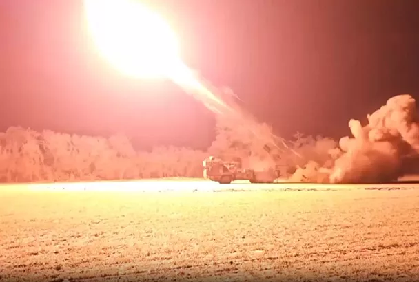 Российские войска в ответ на террористические атаки Киева нанесли ночью мощный удар по предприятиям ВПК Украины