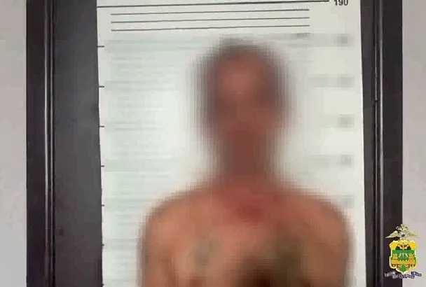 Полицейские задержали напавшего с канцелярским ножом на туристку из Санкт-Петербурга в Геленджике