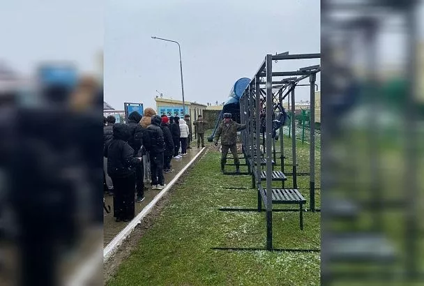 «Урок мужества» провели сотрудники УФСБ России по ЮВО для учеников гимназии в Анапе