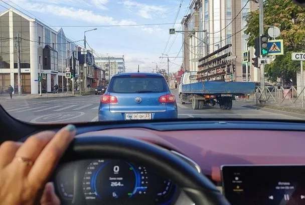 Движение транспорта временно ограничат на участке ул. им. Нахимова в Краснодаре 