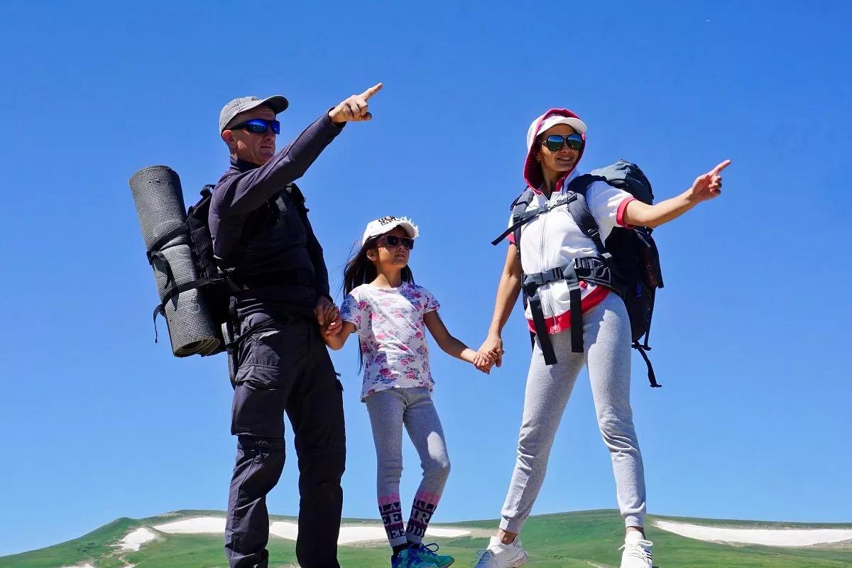 В походах ребенку прививают полезные навыки, например, ориентирования, плавания, оказания первой помощи. В походах ребенку прививают полезные навыки, например, ориентирования, плавания, оказания первой помощи.