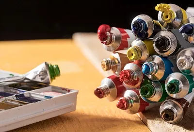 Почти миллион за холст: картина Сафронова ушла с молотка в Гонконге