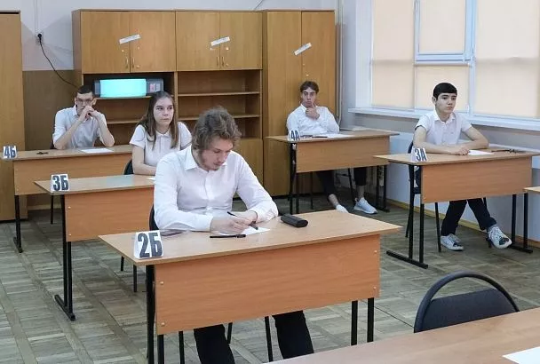 В Краснодаре три выпускницы написали ЕГЭ на 200 баллов по двум предметам