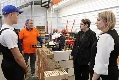 Вице-губернатор Кубани Елена Воробьева посетила Кореновский политехнический техникум