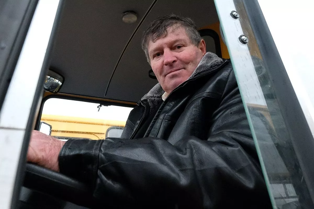 Ключи от новых автомобилей представителям муниципалитетов передал губернатор Вениамин Кондратьев