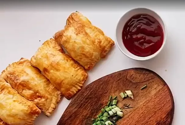 Беру тесто в магазине, 20 минут — и вкусные, хрустящие слойки с ветчиной и сыром на столе: очень быстро и просто