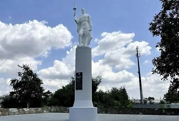 Мемориальный комплекс отремонтировали в Кавказском районе