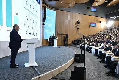 Губернатор Краснодарского края Вениамин Кондратьев принял участие в пленарной сессии международной промышленной выставки «Иннопром»