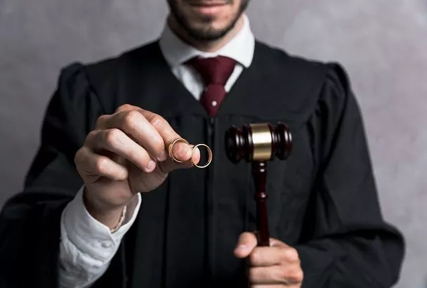 Развод запрещён по средам: как регионы России борются с распадом семей