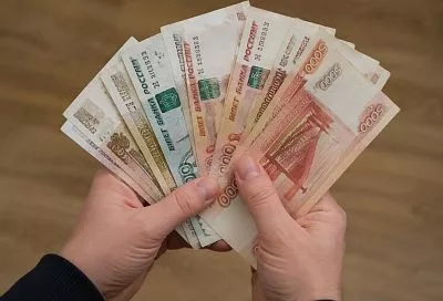 Деньги за уход под вопросом: почему россиянам придётся внимательнее оформлять выплаты за пожилыми