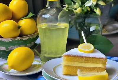 На приготовление тортов уходят часы, а «Лимончелло» можно сделать всего за 40 минут.  Сразу разогреваю духовку