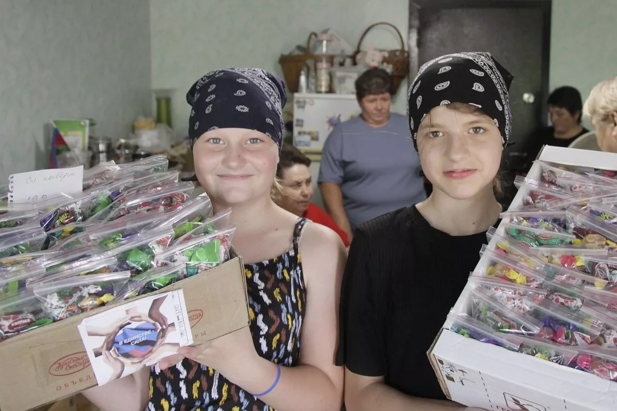 Добровольно помогают волонтерскому движению юные жительницы станицы.