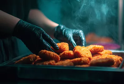 Домашние наггетсы лучше «Макдоналдса»: рецепт с соусами и острым секретом