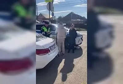 Приставы арестовали премиальный Mercedes краснодарца из-за 61 неоплаченного штрафа за нарушение ПДД