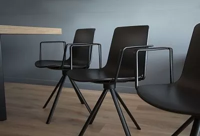 Сегодня помощь – завтра стулья: как развивается мебельная промышленность на Кубани 