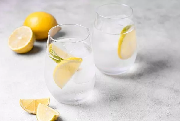 Правда или ложь: насколько эффективна вода с лимоном для похудения