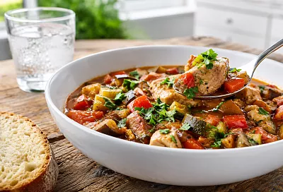 Рагу из индейки с овощами: сытное и очень вкусное летнее блюдо
