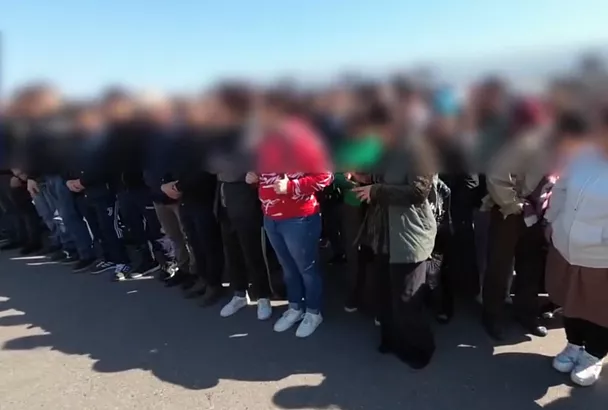 Более 100 мигрантов-нелегалов выявили на плодоовощной базе в Краснодаре