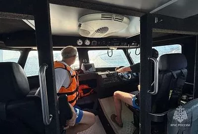 В Крыму спасли туриста, унесенного на 3 км в море на сапборде