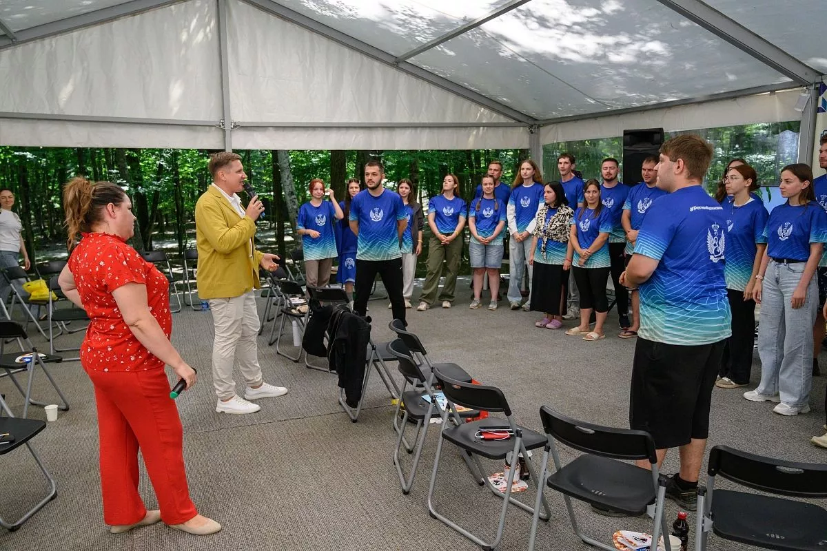 Уникальная площадка «Региона 93» объединила 400 победителей творческих конкурсов и просто увлеченных молодых людей Уникальная площадка «Региона 93» объединила 400 победителей творческих конкурсов и просто увлеченных молодых людей