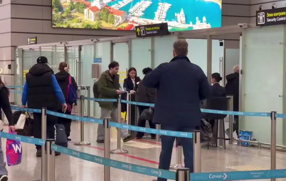 Все уходившие на запасные аэродромы самолеты вернулись в Сочи